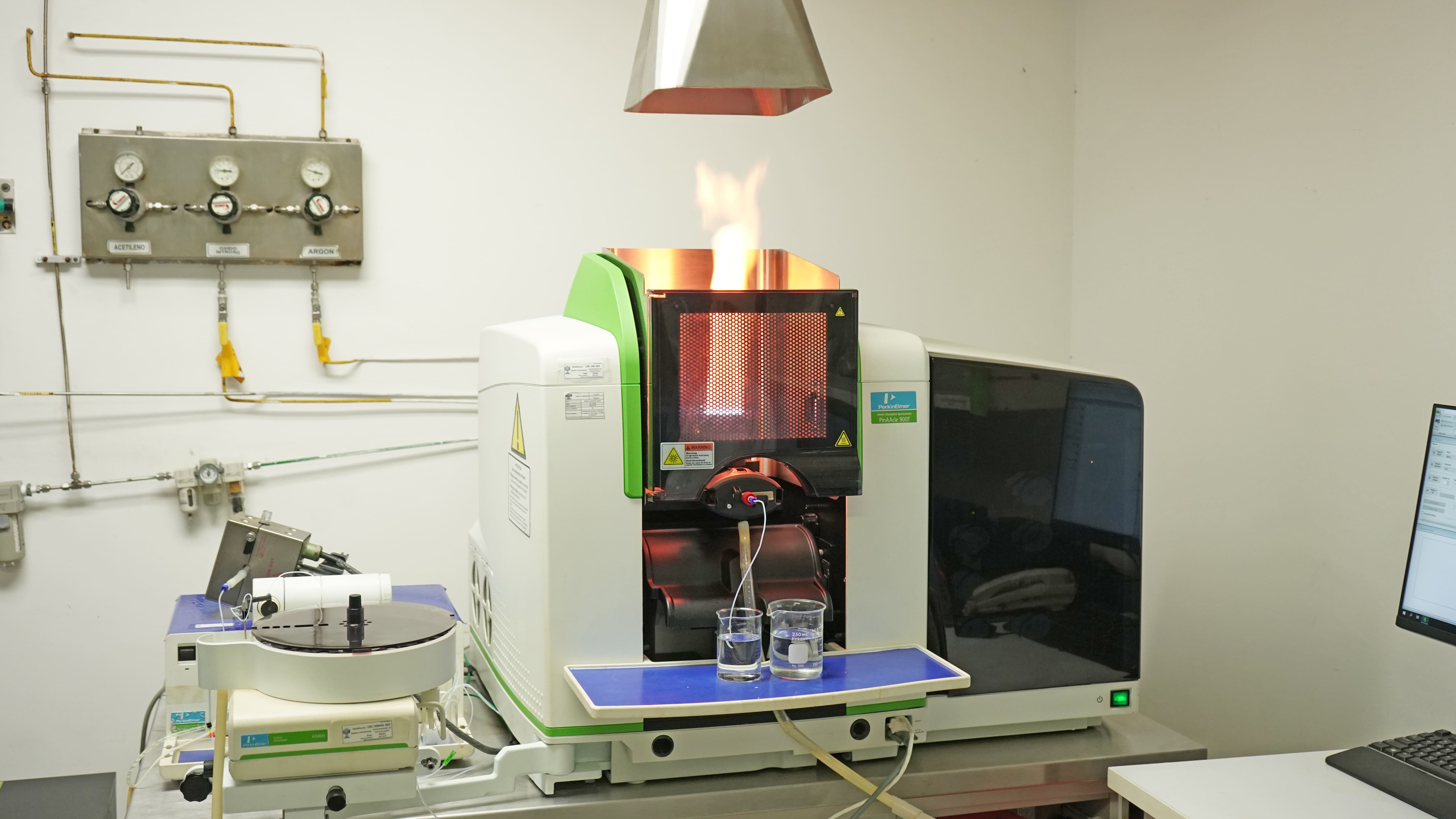 NOM-117-SSA1-1994, Bienes y Servicios. Método de Prueba para la Determinación de Cadmio, Arsénico, Plomo, Estaño, Cobre, Fierro, Zinc y Mercurio en Alimentos, Agua Potable y Agua Purificada por Espectrometría de Absorción Atómica.